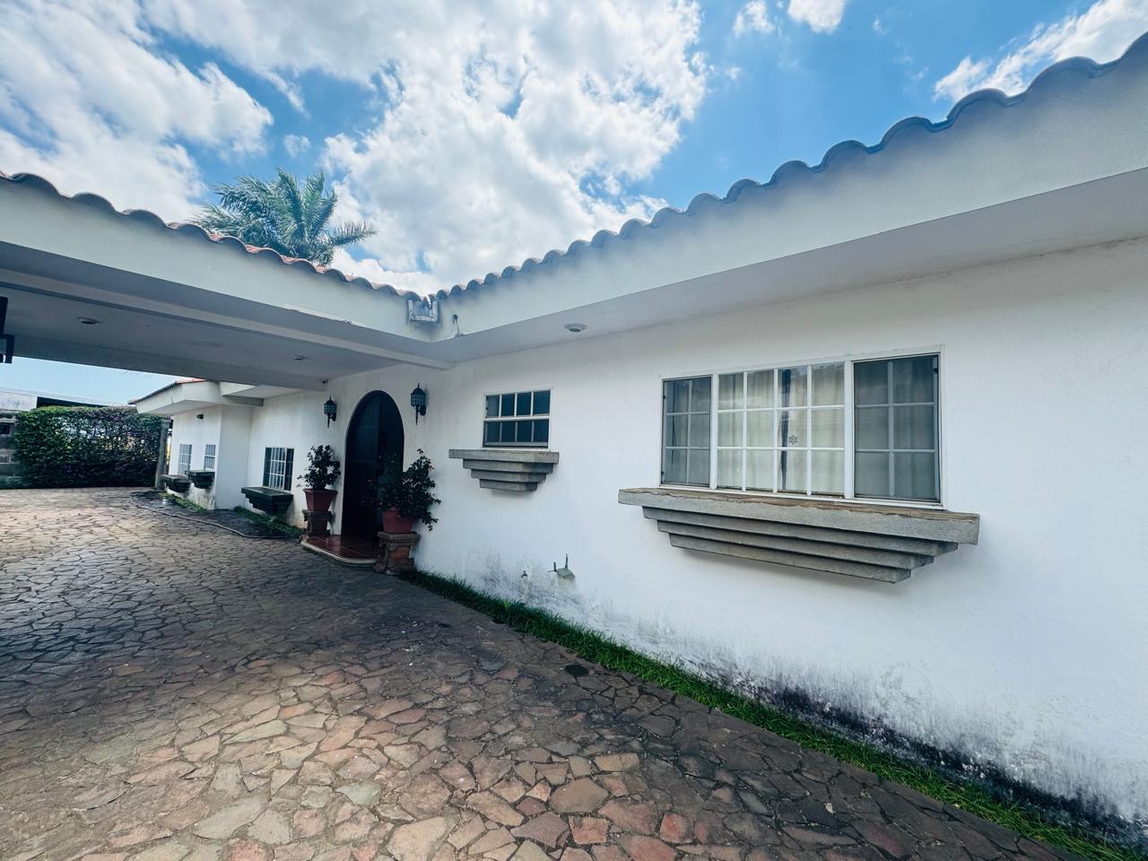 Casa en venta en Villa Fontana Sur