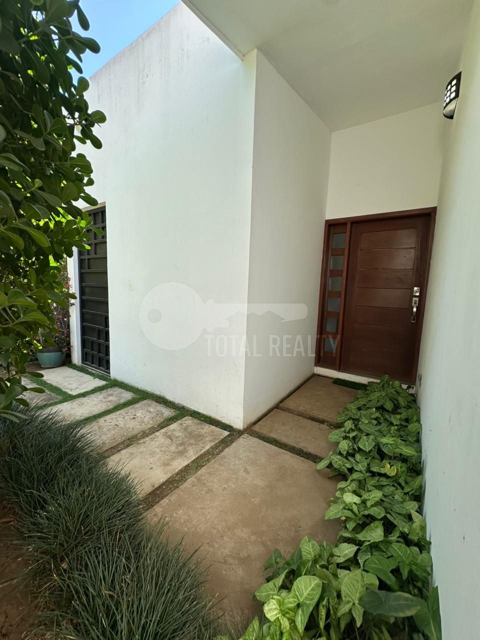 Hermosa Casa en venta en Santo Domingo, Managua