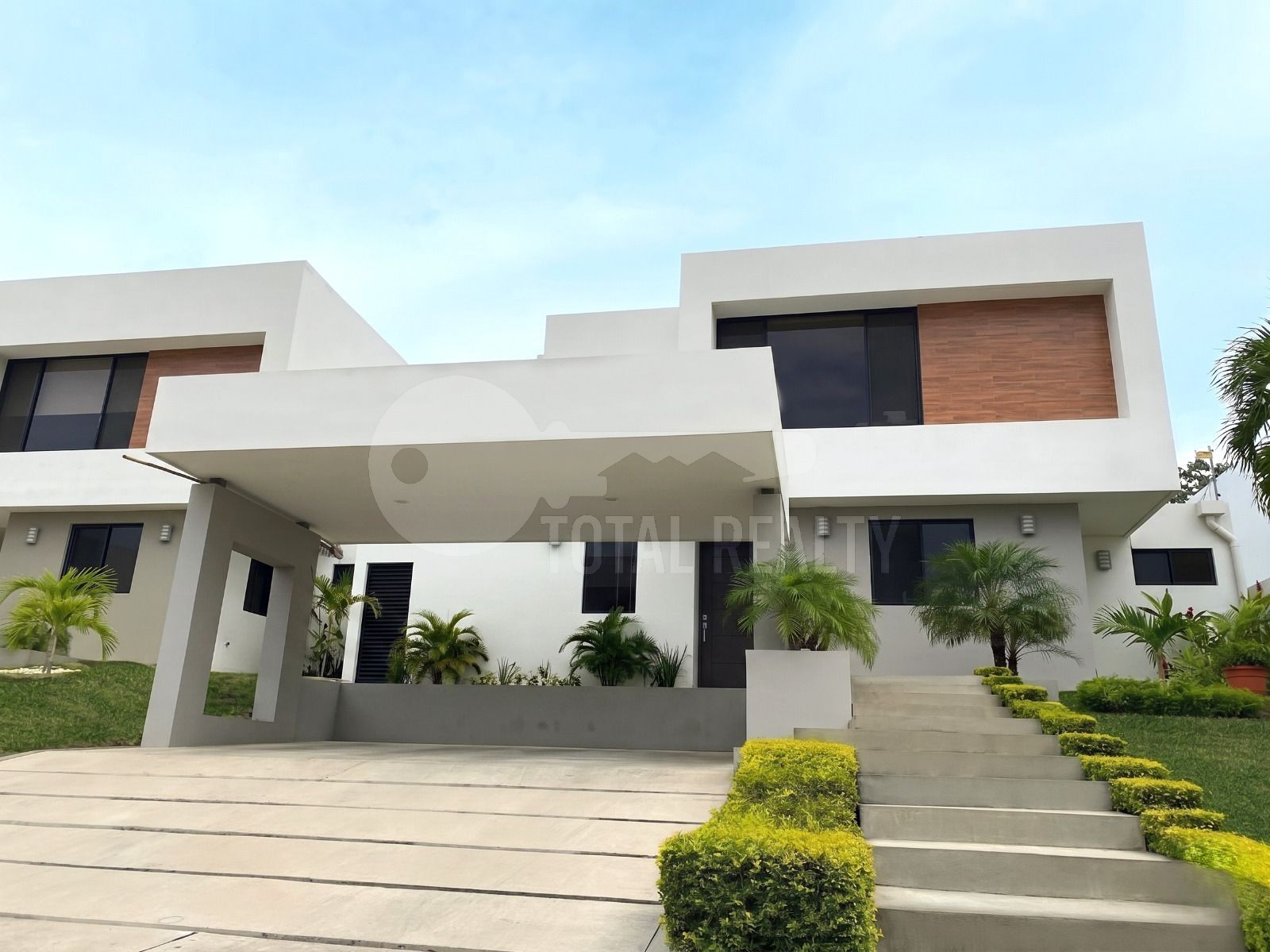Hermosa Casa en venta en Santo Domingo, Managua