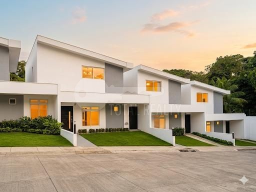 Atractiva Casa en venta en Santo Domingo, Managua