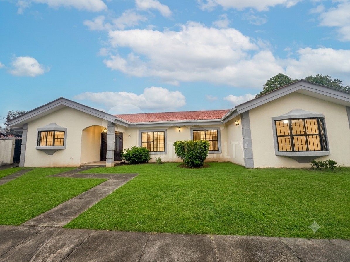 Casa en venta o alquiler en Puerta del Sol Carretera Masaya