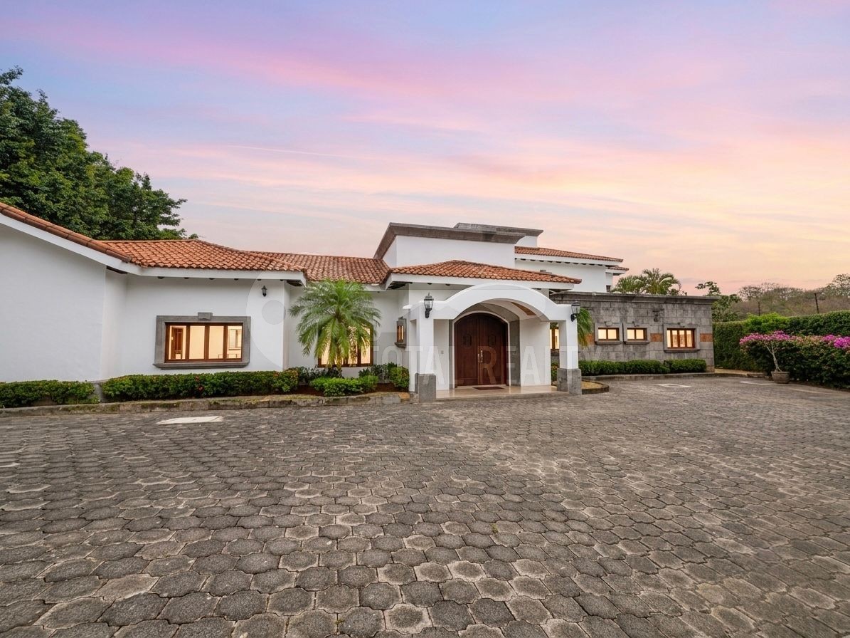 Casa en alquiler en Villa Fontana Sur