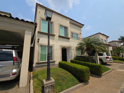 Casa en alquiler en Cumbres de las Colinas, Las Colinas