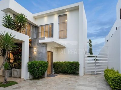 Casa en alquiler en Villa Fontana Sur