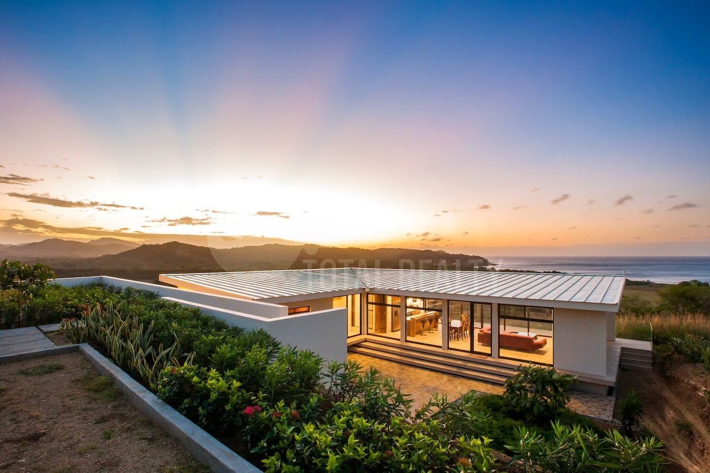 Casa en venta en Buena Onda Beach Resort, Tola