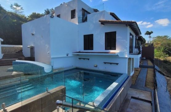 Casa en venta en Villa Fontana Sur