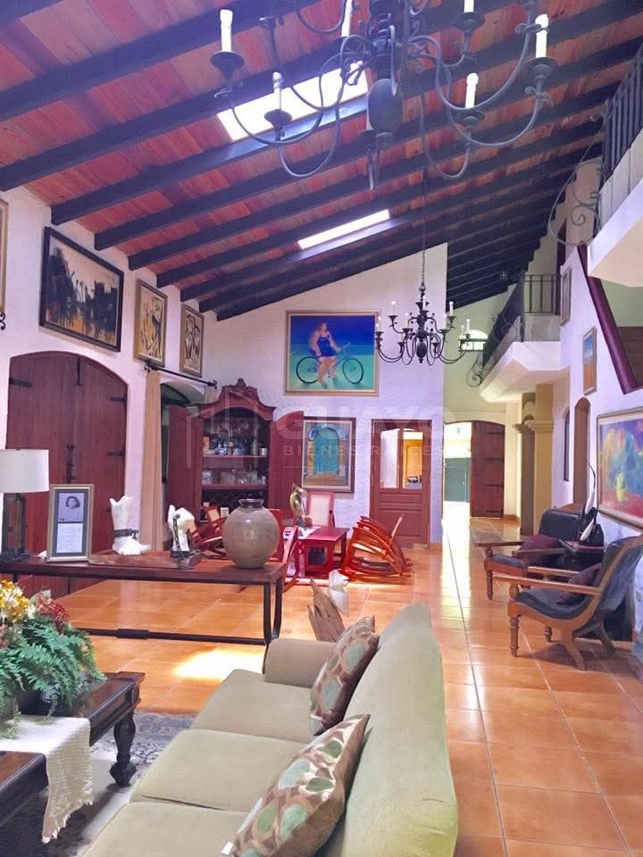 Excelente Casa en venta o alquiler en Villa Fontana Sur, Managua