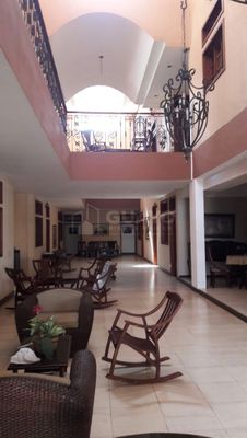 Hermoso Hotel en venta o alquiler en Altamira, Managua
