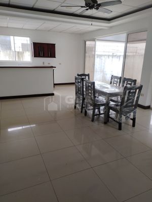 Atractiva Casa en alquiler en Carretera Nueva a Leon, Managua