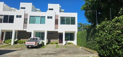 Casa en venta en Villa Fontana Sur