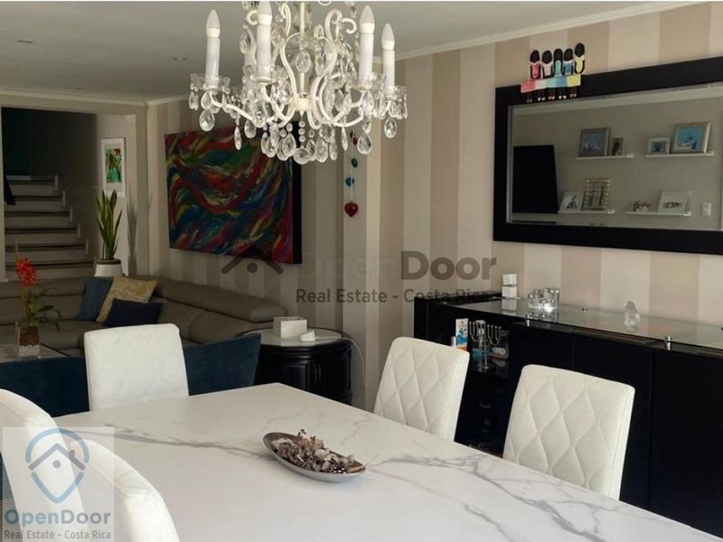 Casa en venta en Guachipelin, Escazu