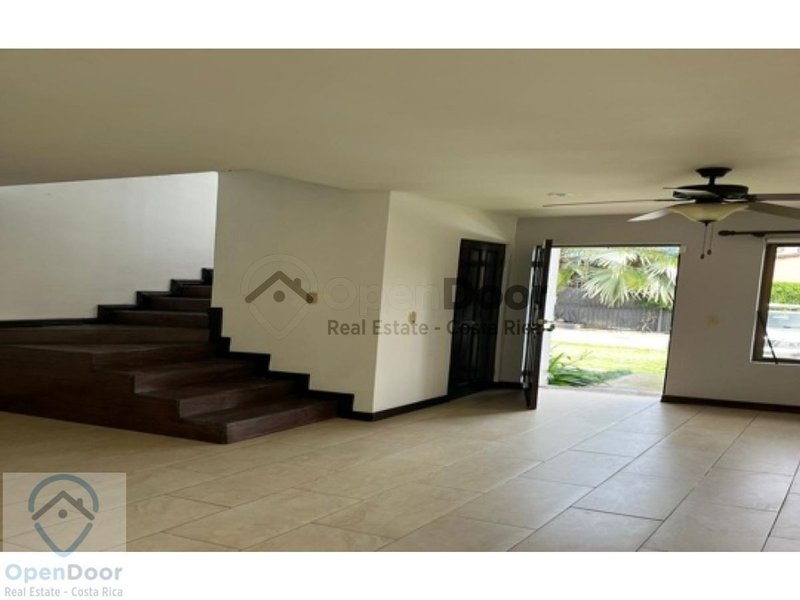 Apartamento en alquiler en Guachipelin, Escazu