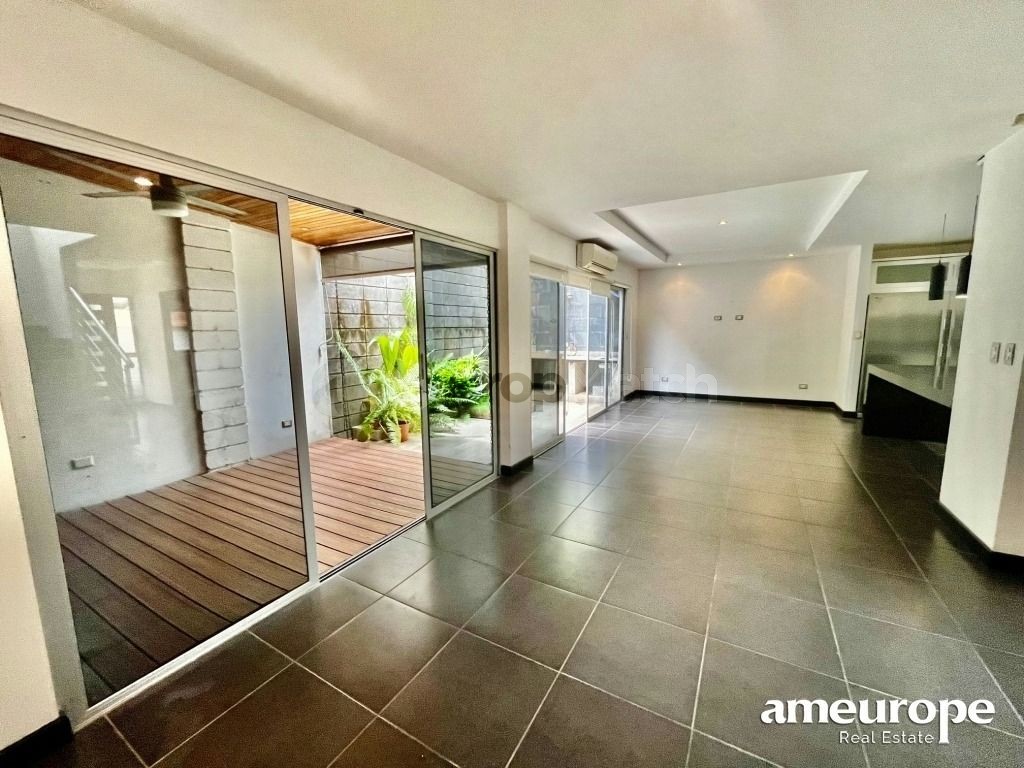 Apartamento en venta en Trocadero, Pozos