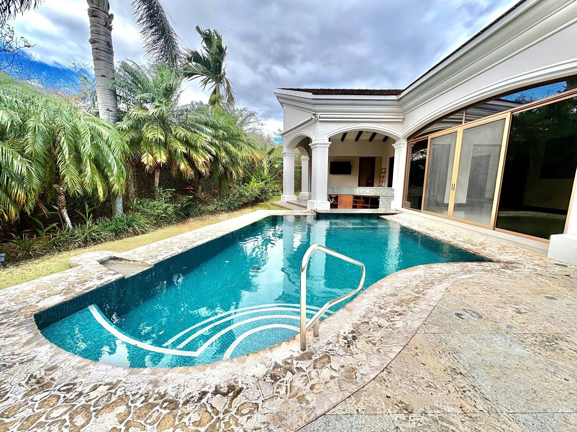 Casa en venta en Bosques de Lindora, Lindora