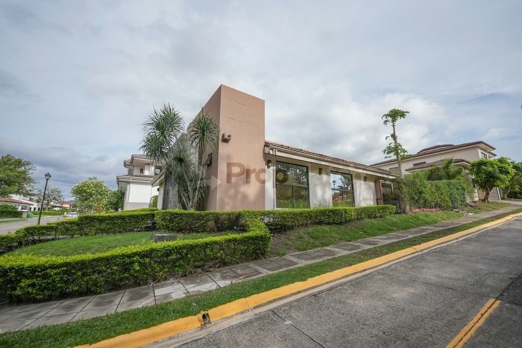 Casa en venta en Bosque Dorado, Piedades