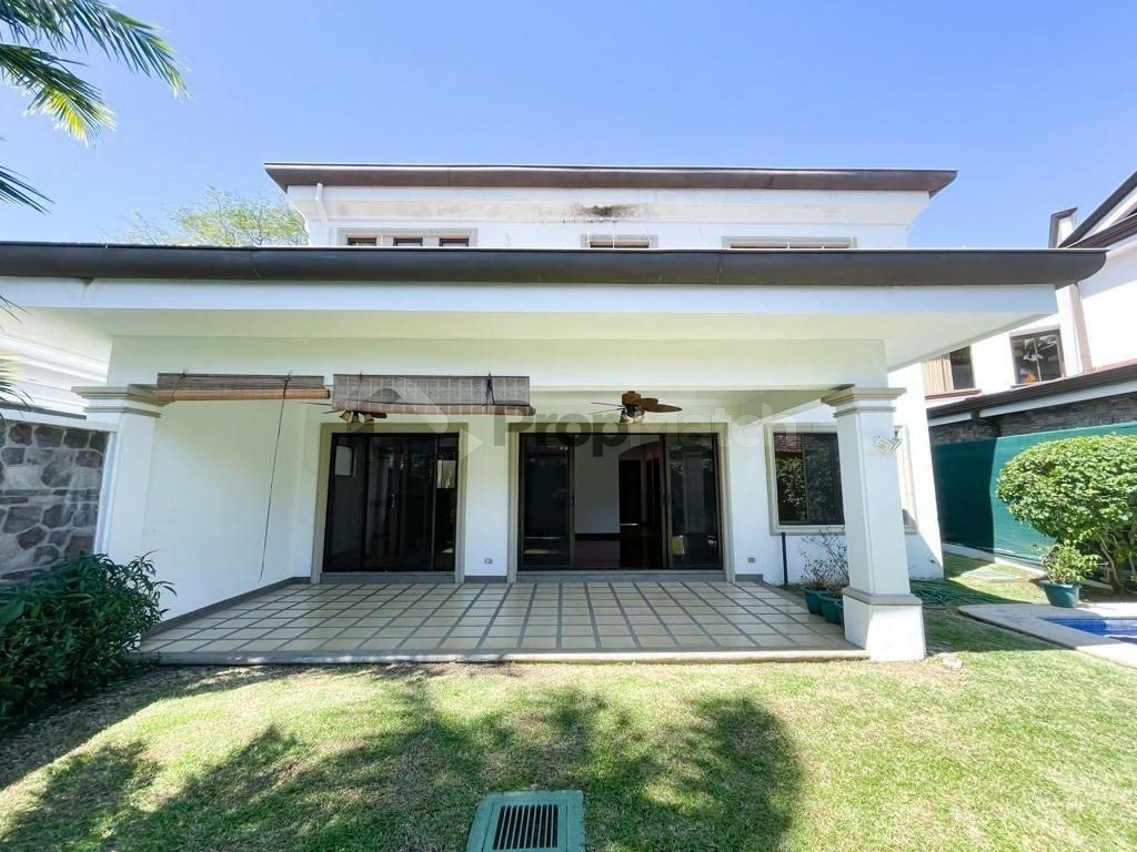 Casa en alquiler en Lindora