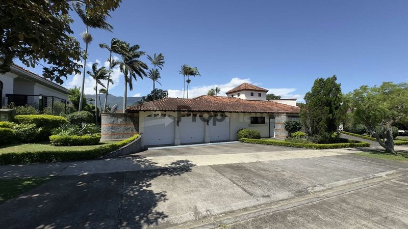 Casa en venta en Lindora