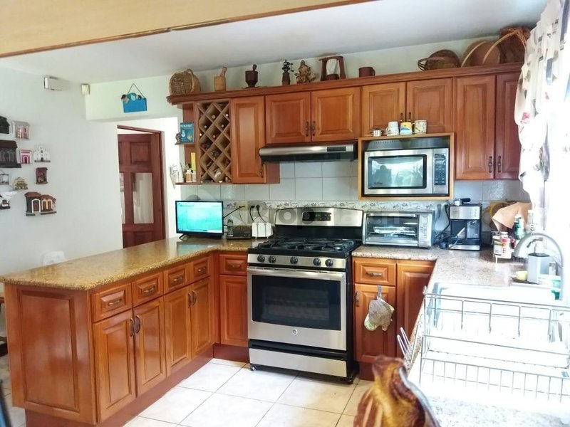 Casa en venta en Lindora