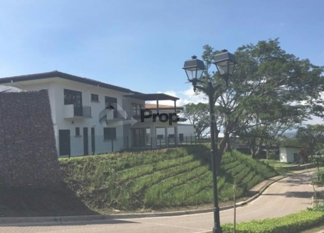 Casa en alquiler en Lomas de, Santa Ana