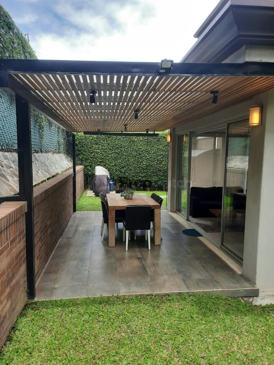 Casa en alquiler en Puerta de Hierro, Santa Ana