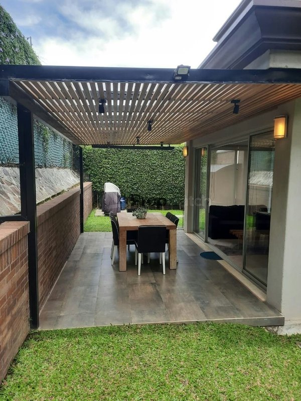 House for rent in Puerta de Hierro, Santa Ana