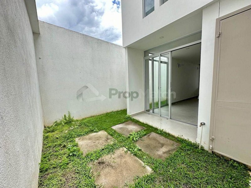 Casa en alquiler en Vistas Santa Ana, Rio Oro
