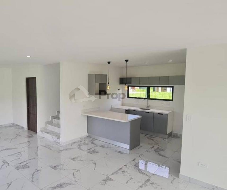 Casa en alquiler en Guacima