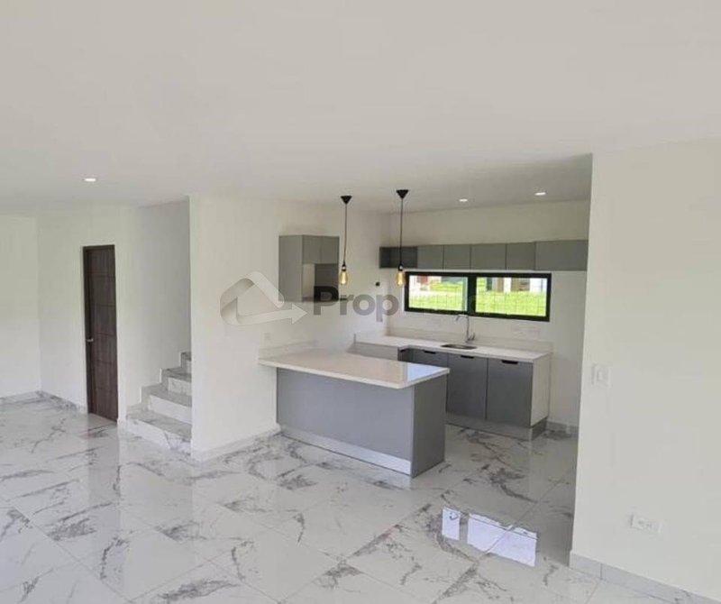 Casa en alquiler en Guacima