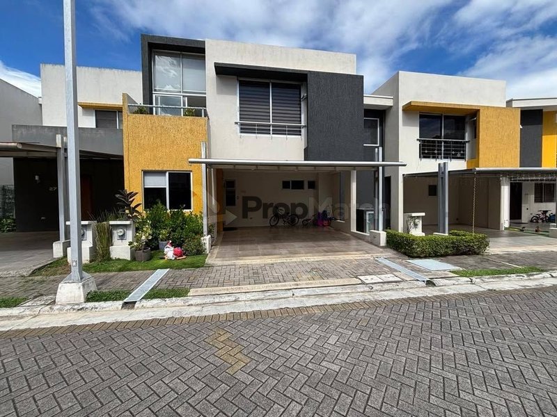 Casa en venta en Rio Oro