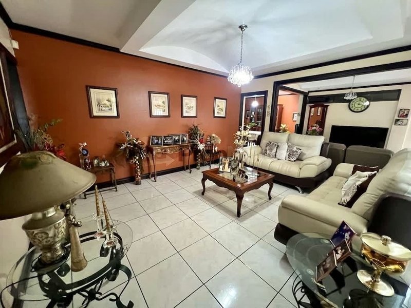 House for sale in Santa Ana Centro